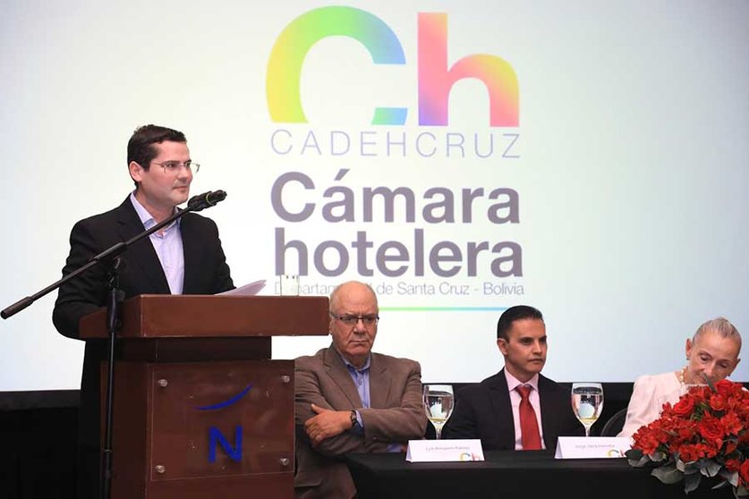 CAMARA-HOTELERA-01